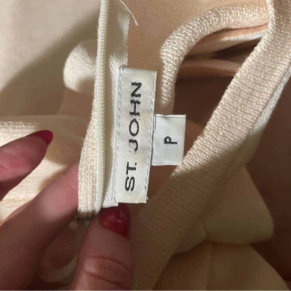 st.John shoulder pad knot top